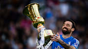 Carlo Pinsoglio con la Coppa Italia