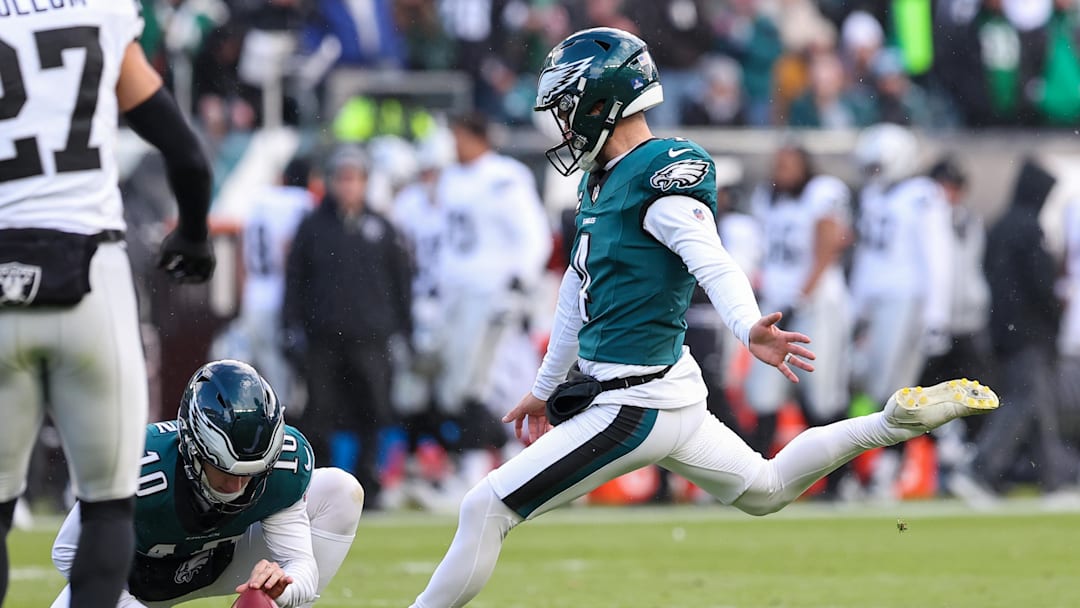 Dec 14, 2025; Philadelphia, Pennsylvania, USA; Philadelphia Eagles place kicker Jake Elliott (4) scores a field goal against the Las Vegas Raiders during the second quater at Lincoln Financial Field. Mandatory Credit: Bill Streicher-Imagn Images