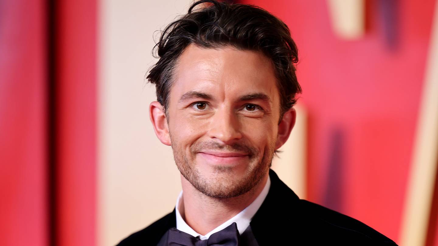Bridgerton star Jonathan Bailey is rumored to have joined Heartstopper season 3 cast - Vimarsana News
