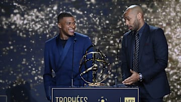 Kylian Mbappé se queda en el PSG por tres temporadas 