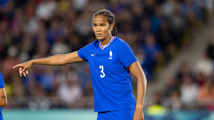 Le maillot des Bleues a fuité !