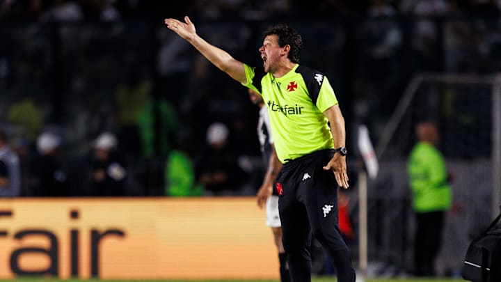 Vasco, de Diniz, chega à pausa da Data Fifa perto do Z-4 Vasco, de Diniz, chega à pausa da Data Fifa perto do Z-4