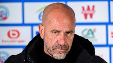 Peter Bosz souhaite l'arrivée d'un latéral gauche à l'OL