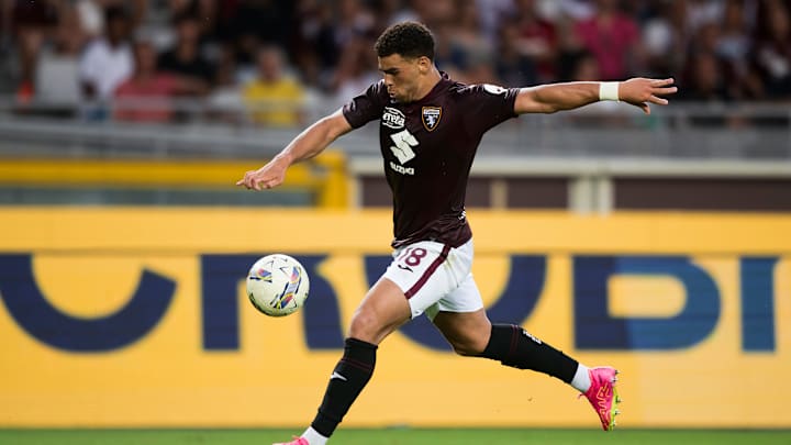 Che Adams of Torino FC in action during the Serie A football...