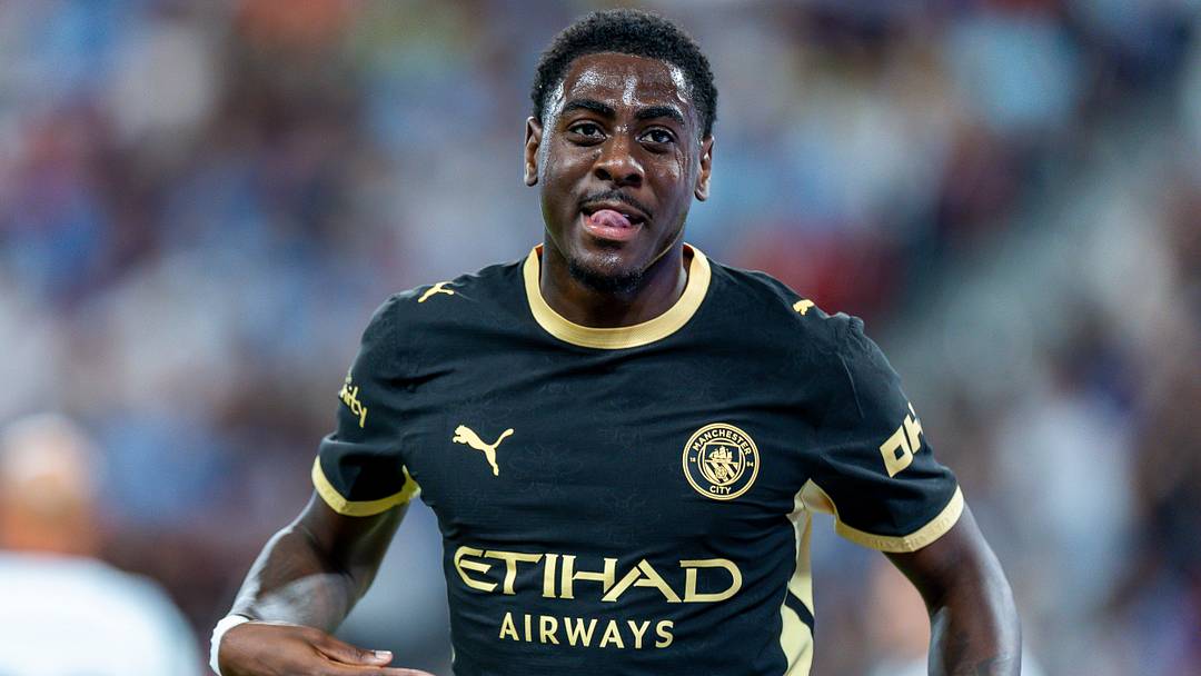 Divin Mubama looks set to sign for Southampton on loan