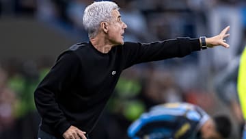 Português mudou o time no jogo desta terça-feira