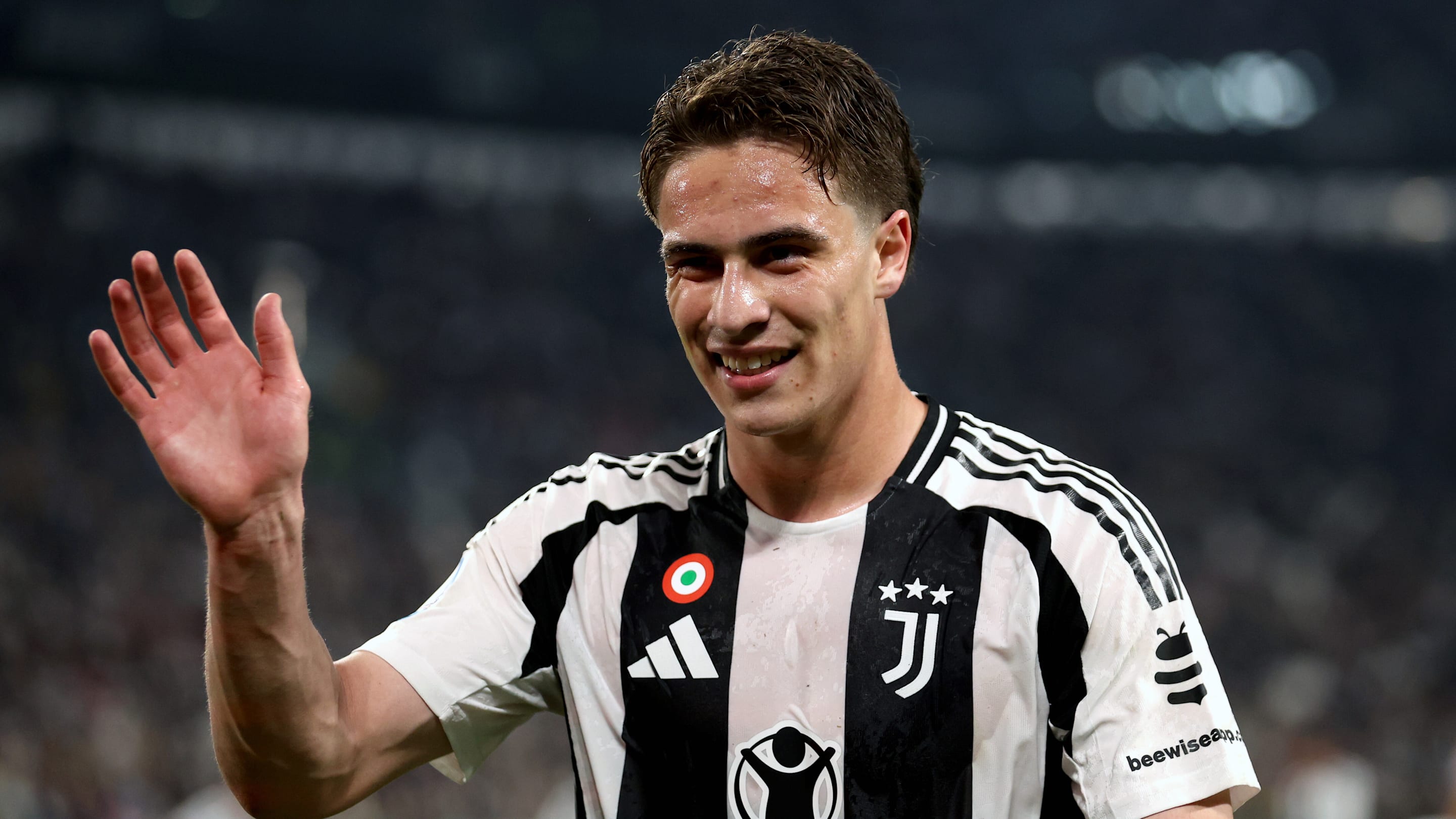 Chelsea step up talks for Man Utd & Liverpool target