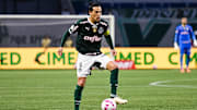 Gustavo Gómez deve estar à disposição de Abel Ferreira na 11ª rodada do Brasileirão.