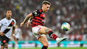 Guillermo Varela perdeu espaço desde a chegada do técnico Filipe Luís