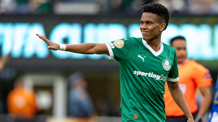 Estêvão é peça-chave no time do Palmeiras Estêvão é peça-chave no time do Palmeiras