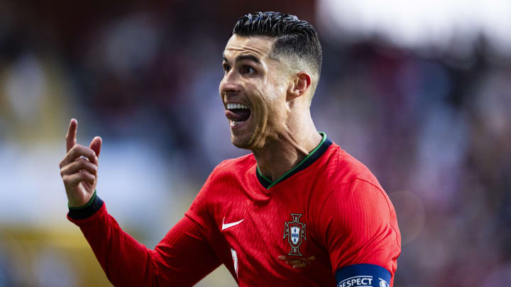 Cristiano Ronaldo, double buteur face à l'Irlande