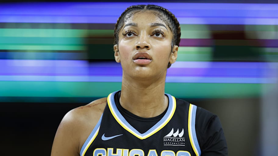 Reese now has a cool outside court in Chicago | Kamil Krzaczynski-Imagn Images