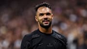 De volta aos trabalhos com bola, Raniele pode ser novidade no Timão para domingo (21)