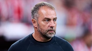 Hansi Flick pode lidar com saídas de jogadores importantes no Barcelona