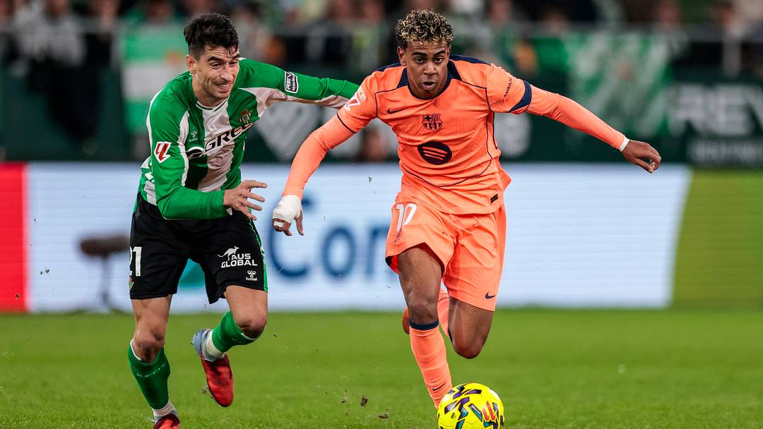 Real Betis Balompie v FC Barcelona - LaLiga EA Sports