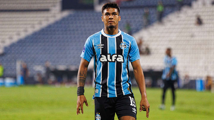 Repasse de Arezo teria originado a punição