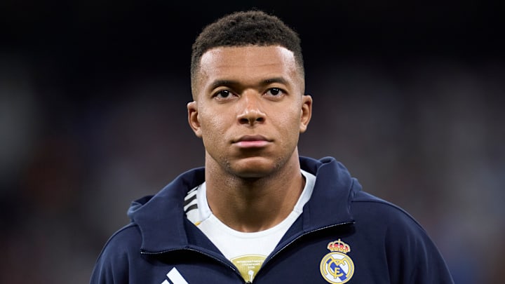 Kylian Mbappé ne sera pas à la cérémonie du Ballon d'Or ce lundi. Kylian Mbappé ne sera pas à la cérémonie du Ballon d'Or ce lundi.