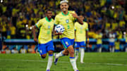 Bruno Guimarães foi destaque do Brasil no duelo contra o Chile