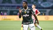Garoto tem apenas 16 anos e encanta pelo raro talento