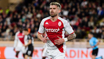 Lateral está com 25 anos e vem se destacando pelo Monaco