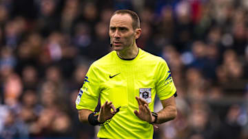 Thomas Léonard est l'arbitre de ce Trophée des Champions.