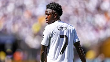 Vini Jr ainda não acertou renovação contratual junto ao Real Madrid