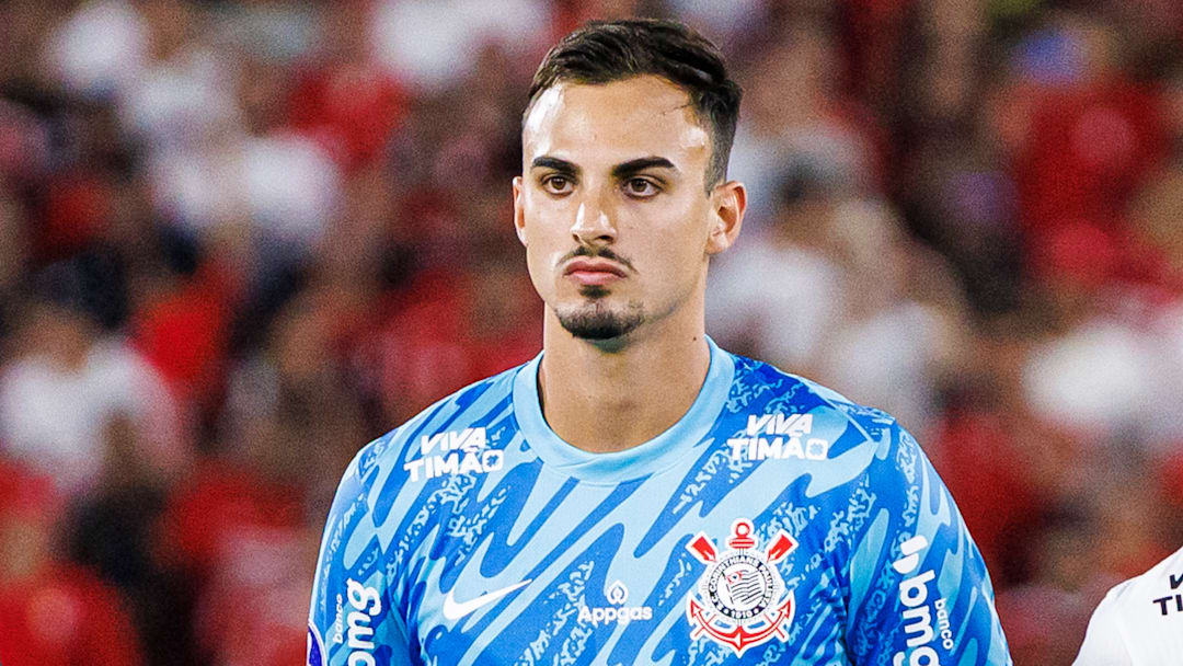 Aos 23 anos, Donelli pode estar de saída do Timão para reforçar rival Aos 23 anos, Donelli pode estar de saída do Timão para reforçar rival