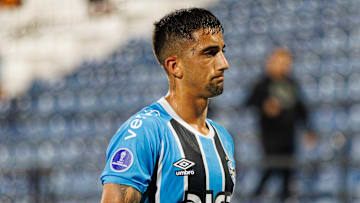 Cristian Olivera recentemente rompeu com o empresário que o representa