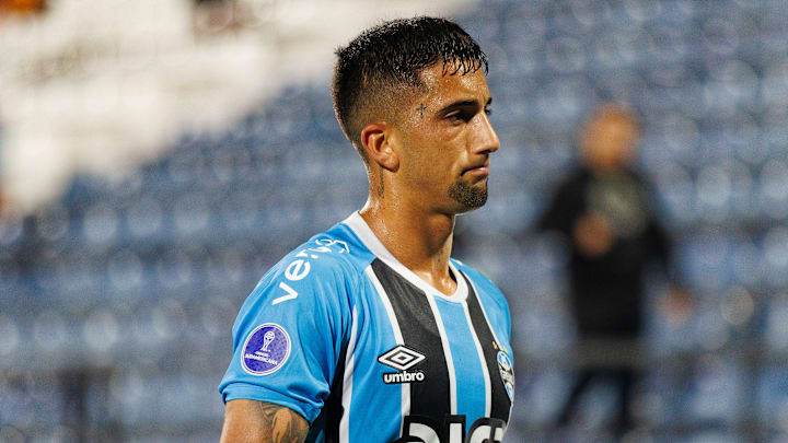 Cristian Olivera recentemente rompeu com o empresário que o representa Cristian Olivera recentemente rompeu com o empresário que o representa