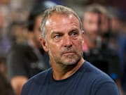 Hansi Flick affrontera Luis Enrique dans deux semaines.