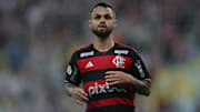 Michael disputou apenas dois jogos pelo Flamengo 