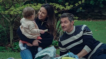 Fool Me Once. Michelle Keegan as Maya Stern and Richard Armitage as Joe Burkett in Fool Me Once. Cr. Matt SquireNetflix © 2023