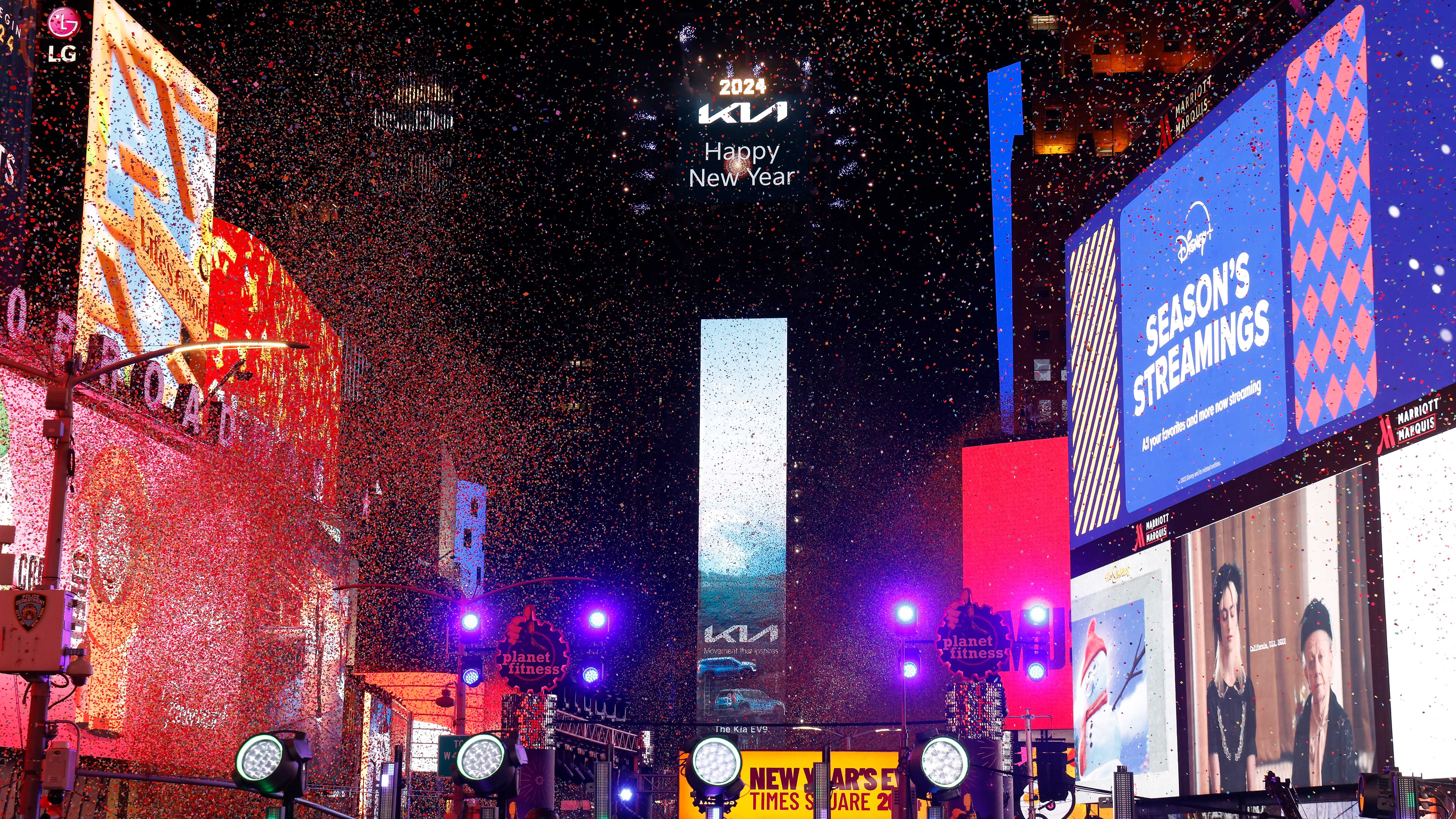What's on TV tonight, New Year's Eve 2024? (ABC, CBS, NBC, FOX, The CW)