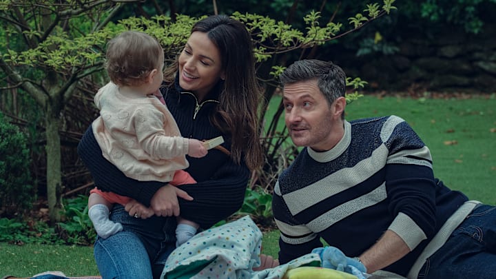 Fool Me Once. Michelle Keegan as Maya Stern and Richard Armitage as Joe Burkett in Fool Me Once. Cr. Matt SquireNetflix © 2023