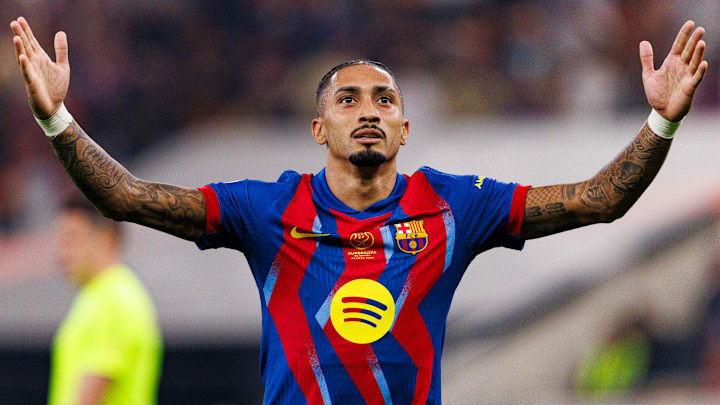 Raphinha entra no top-50 de maiores goleadores da história do Barcelona