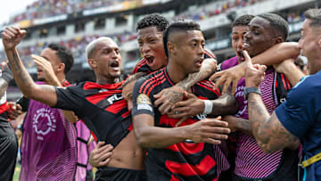Flamengo foi avassalador contra o Chelsea, vencendo por 3 a 1