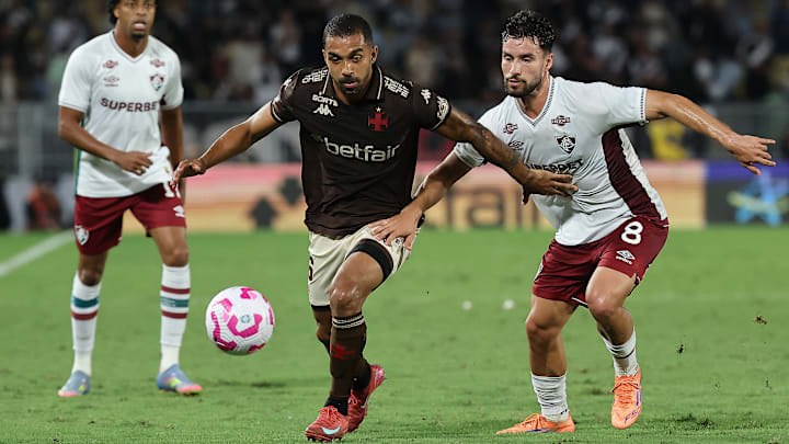 Vasco e Fluminense se enfrentam pela semifinal da Copa do Brasil Vasco e Fluminense se enfrentam pela semifinal da Copa do Brasil
