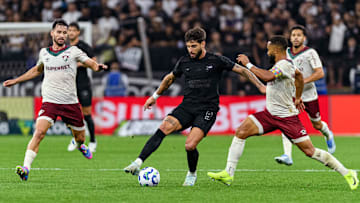Fluminense e Corinthians se enfrentam no Maracanã Fluminense e Corinthians se enfrentam no Maracanã