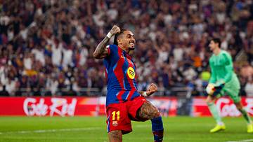Raphinha está entre os relacionados do Barcelona para o duelo