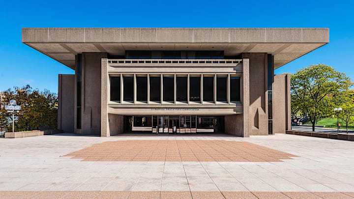 Matt Park, the voice of the Syracuse Orange, will receive the 2025 Marty Glickman Award for Leadership in Sports Media.