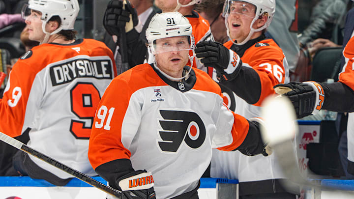 Philadelphia Flyers v Vancouver Canucks