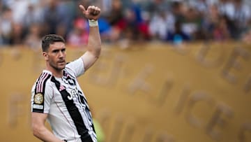Dusan Vlahovic perdeu espaço na Juventus e foi elogiado recentemente por diretor do Flamengo