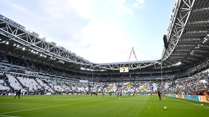 Susunan pemain Juventus vs Sevilla dalam leg pertama babak semifinal Liga Europa Susunan pemain Juventus vs Sevilla dalam leg pertama babak semifinal Liga Europa