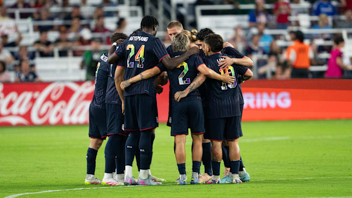 USMNT huddles during its 4-0 loss in a friendly against Switzerland.