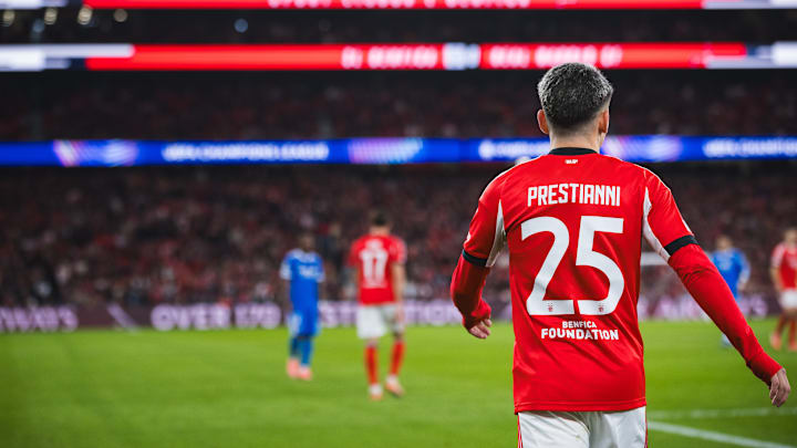 Gianluca Prestianni est suspendu pur le match retour.