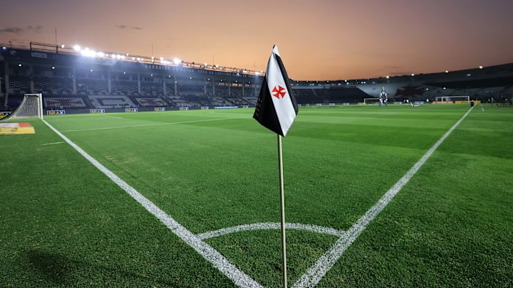 Vasco vai trocar o gramado de São Januário durante a pausa