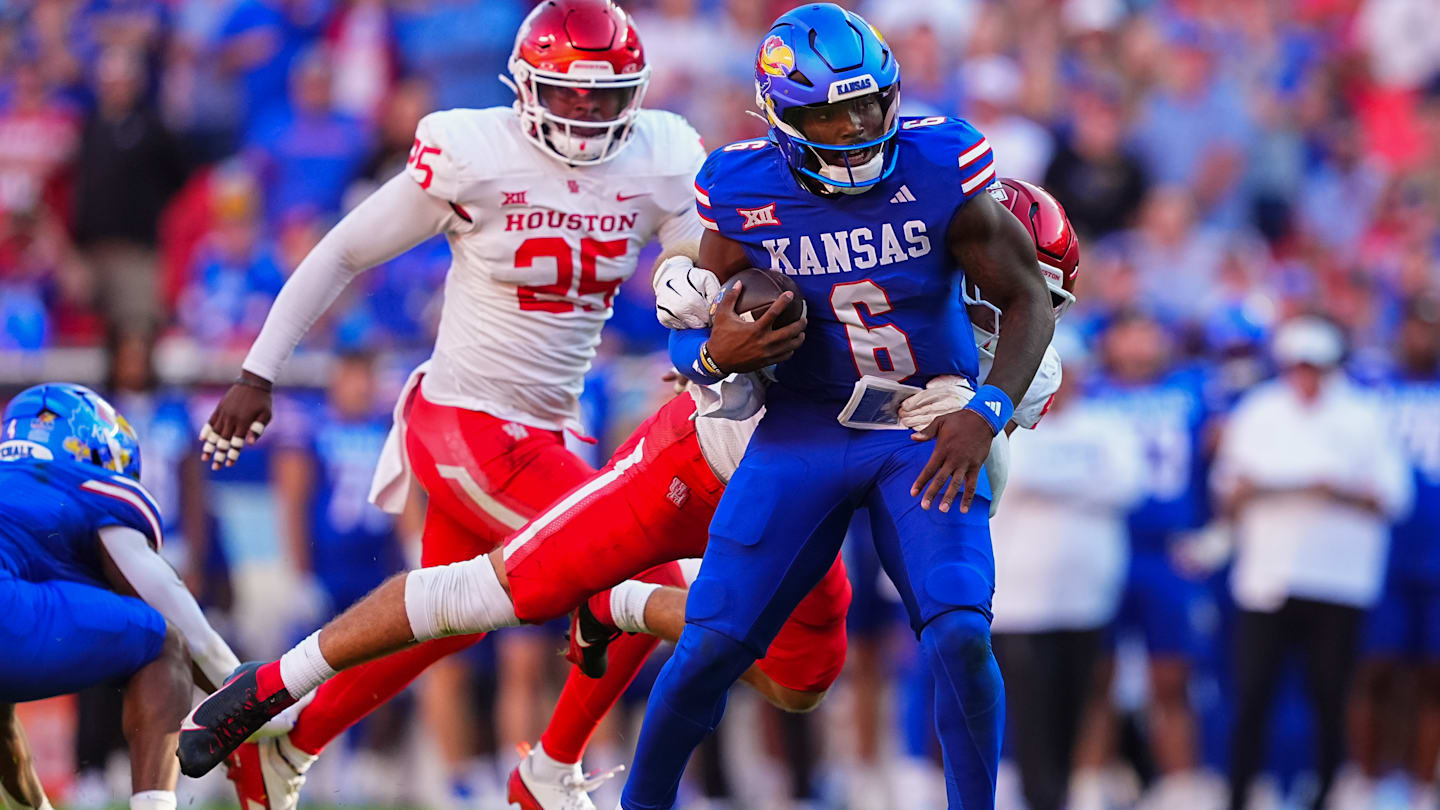 哥倫比亞廣播公司體育頻道 (CBS Sports) 將堪薩斯橄欖球隊列為全國 10 支最令人失望的球隊之一