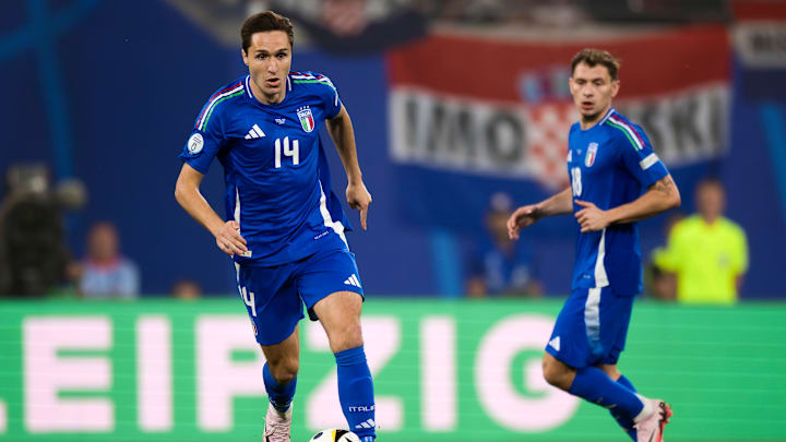 Federico Chiesa (l.) und Niccolo Barella (r.)