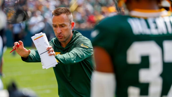 Green Bay Packers defensive coordinator Jeff Hafley coaches the defensive backs at training camp.