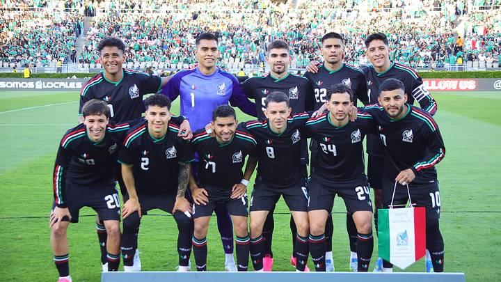 Javier Aguirre definirá a su equipo mexicano por la noche de hoy, cuando se dé a conocer la lista de los 26 mundialistas. Javier Aguirre definirá a su equipo mexicano por la noche de hoy, cuando se dé a conocer la lista de los 26 mundialistas.